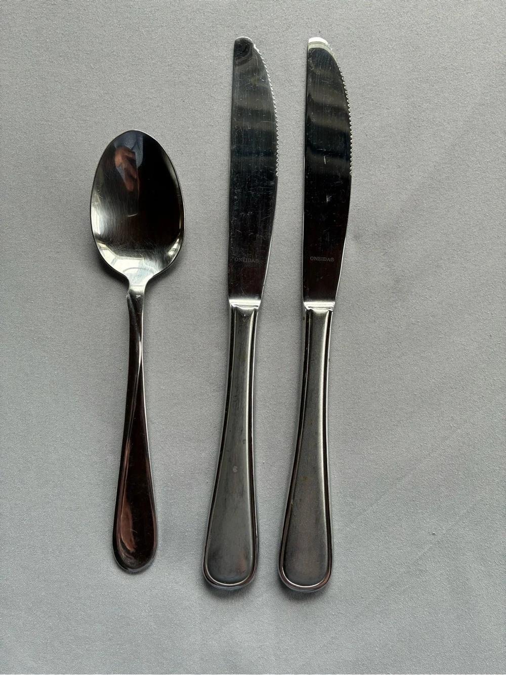 Oneida Accord Stainless Flatware 2 Butter Knives & 1 Teaspoon Set